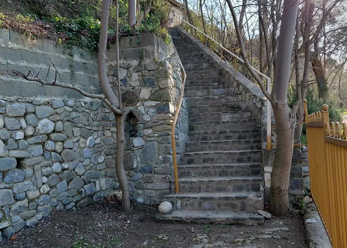 House In The Village 1 Willa *